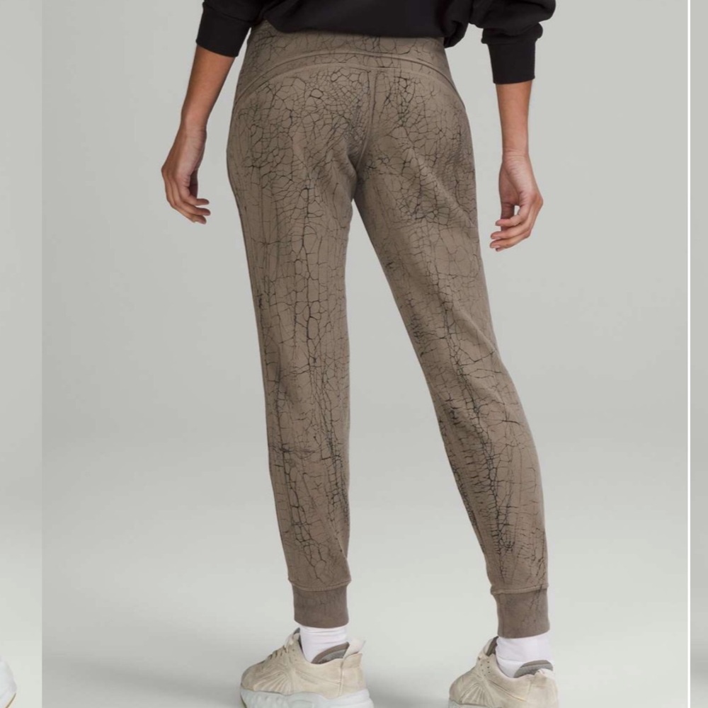 Lululemon Warm Down Jogger Thread Dye Rover Brown Black Size 4 - Picture 2 of 11